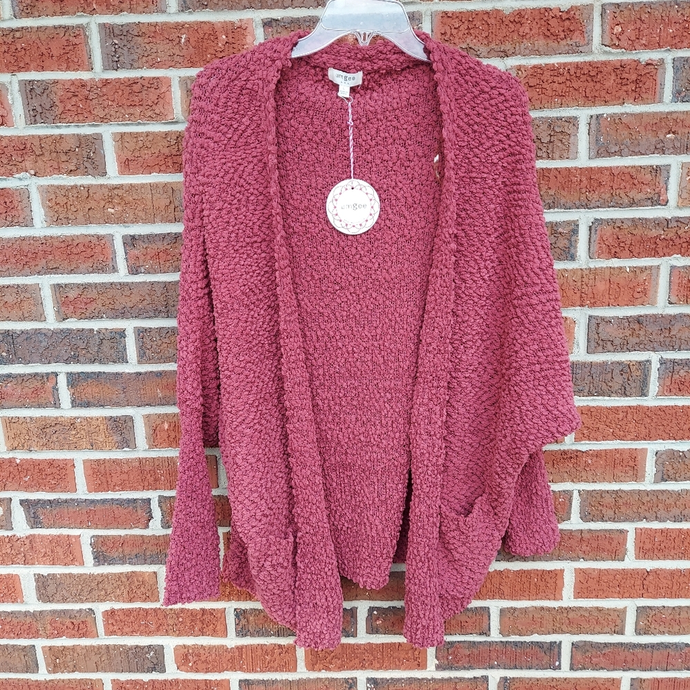 Umgee Wubby Sweater. NWT. Size Large